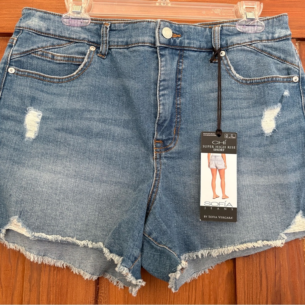 NWT Sofia by Sofia Vergara Chi Distressed Blue Jean Shorts Size 10
